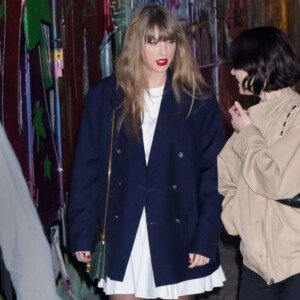 Taylor Swift NYC Gant Blue Blazer