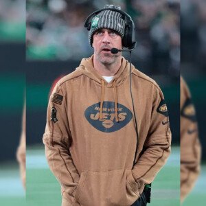 Aaron Rodgers New York Jets Salute To Service Club Hoodie