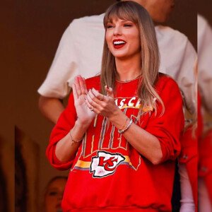 Taylor Swift Kansas City Chiefs Sweatshirt